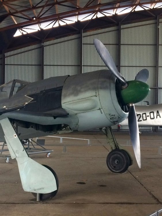 FockeWulf-Fw190type-A8 - 25 sur 44.jpg