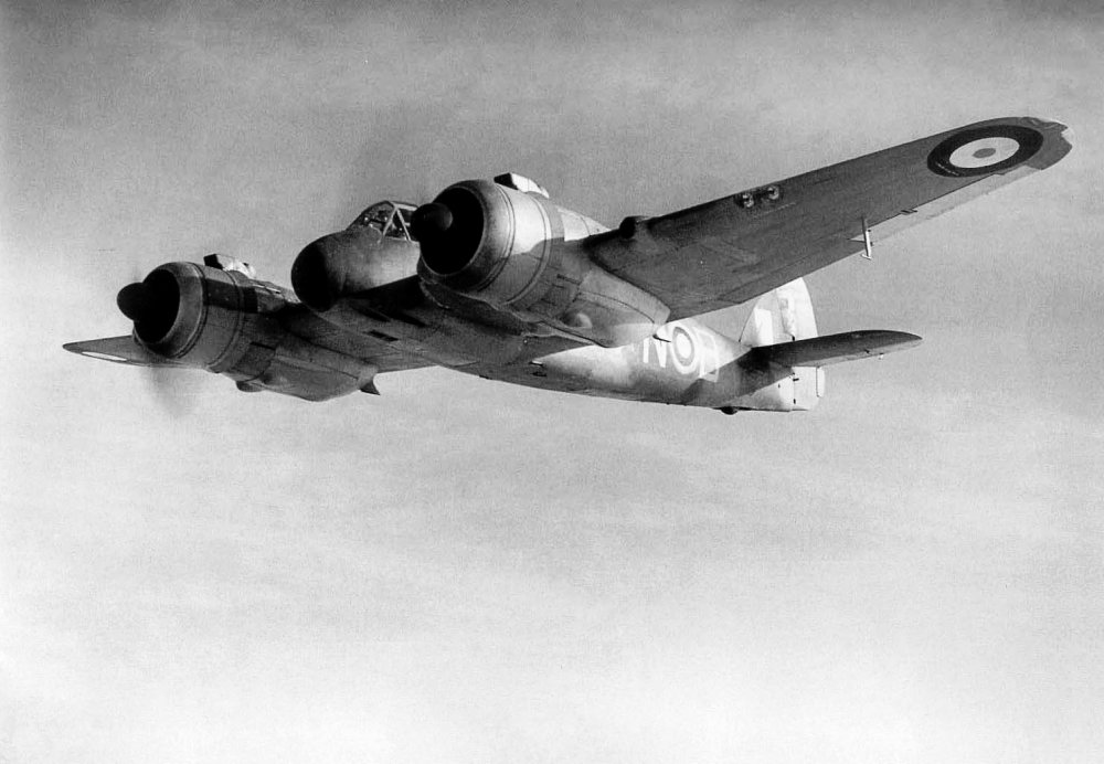 Beaufighter-MkIF-RAF-252Sqn-PNB-R2198-Chivenor-Dec-1940-IWM-CH2745.thumb.jpg.6b97b1bf4f05dbc39677963347336de4.jpg
