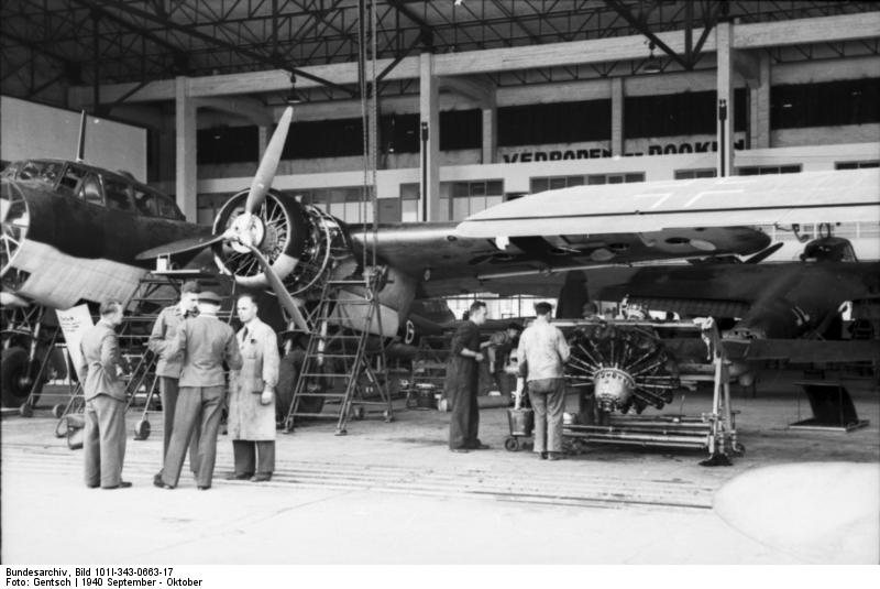 Dornier-Do-17-Instandhaltung-Belgien-Frankreich-Bundesarchiv-Bild-101I-343-0663-17-01.jpg