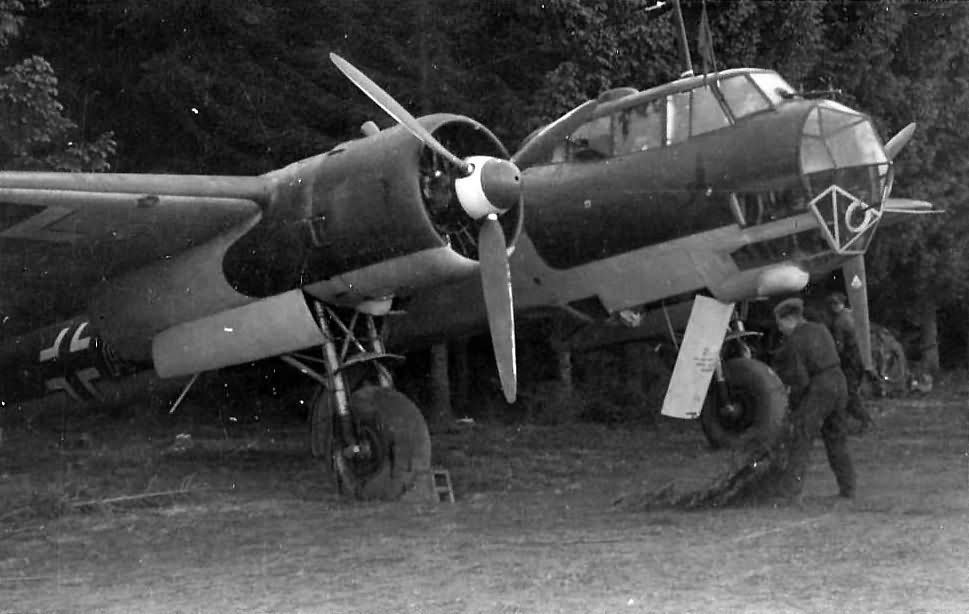 German-medium-bomber-Dornier_Do17_Z.jpg