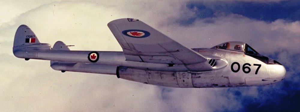 de-Havilland-DH-100-Vampire--RCAF--17067---James-Craik.jpg