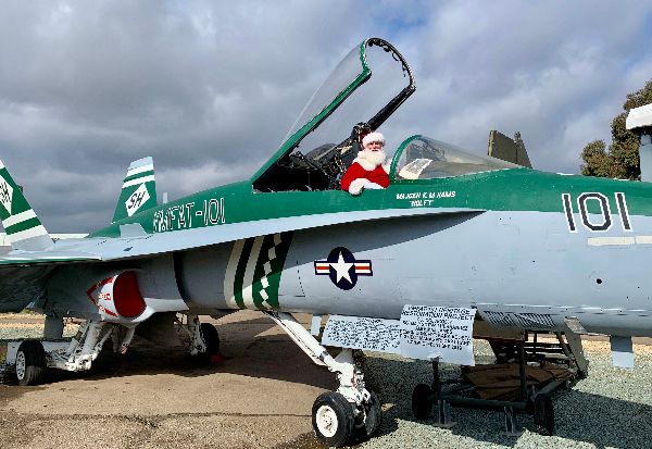Santa-in-Museum-Fighter-Jet.jpeg