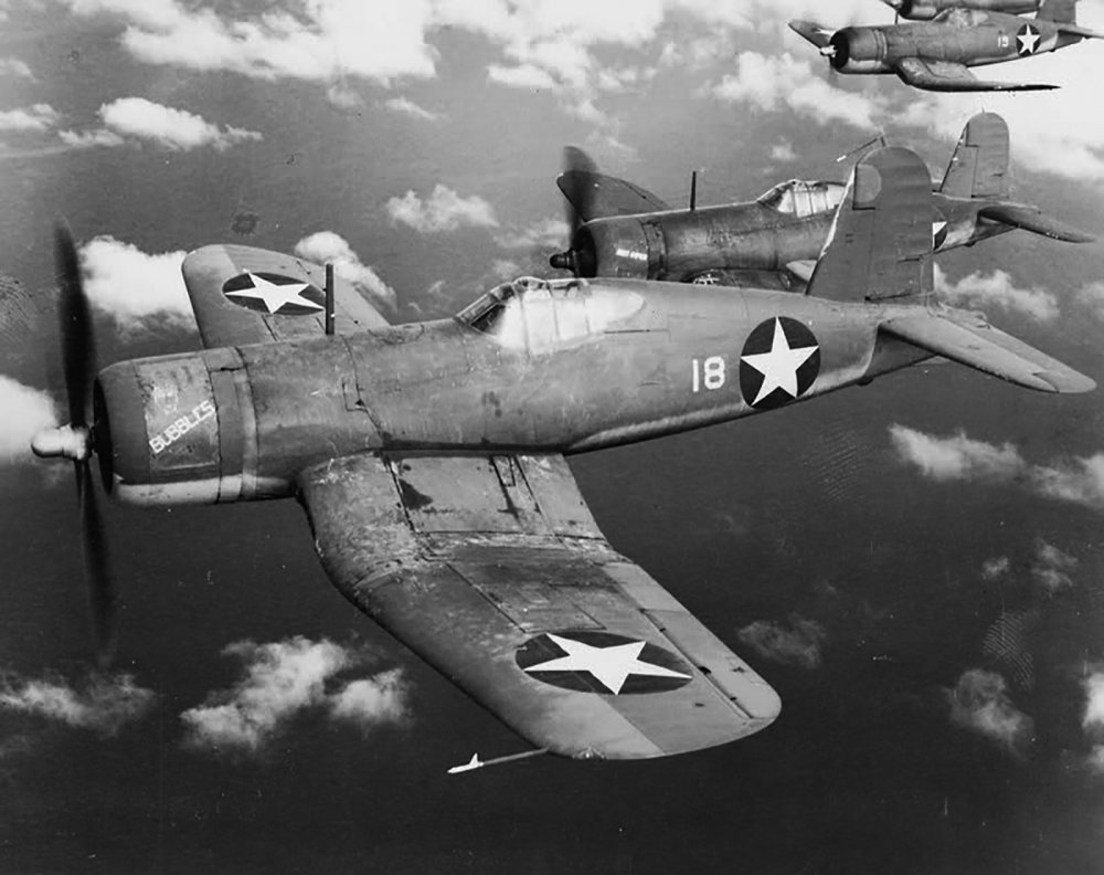 Vought-F4U-1-Corsair-VMF-213-White-18-named-Bubbles-over-Guadalcanal-1943-01.thumb.jpg.746908cfe889e2bdcd965e3a2bbe1fa0.jpg