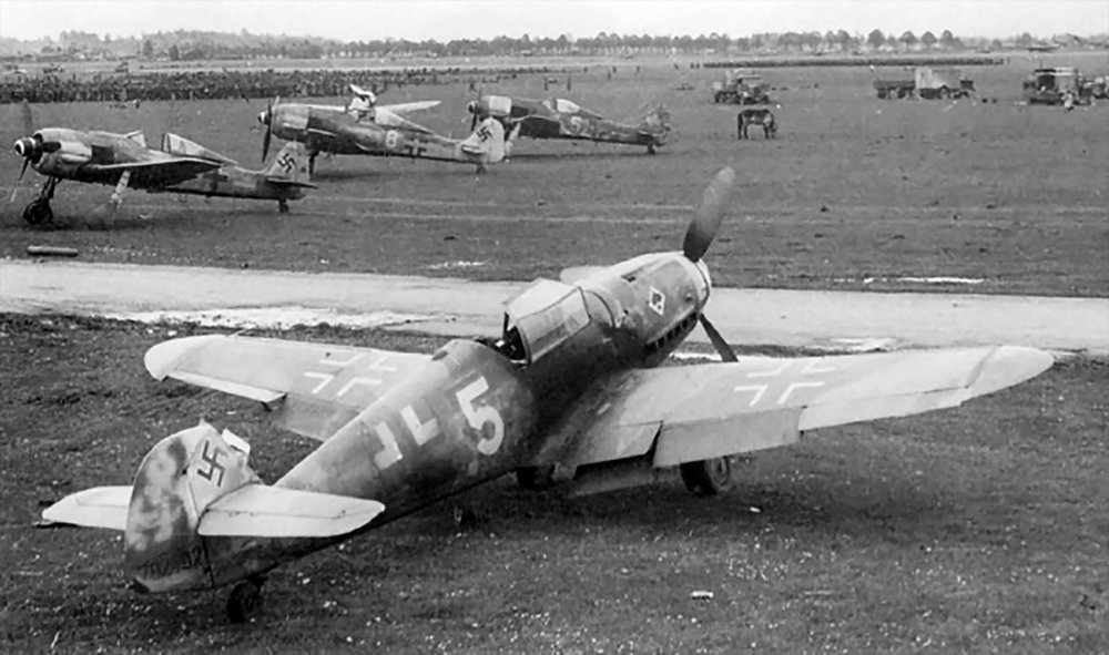 Messerschmitt-Bf-109G14R3-Erla-3.JG53-Yellow-5-WNr-782192-Bad-Aibling-Germany-1945-01.jpeg