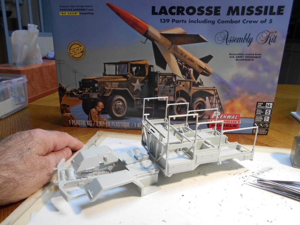 LaCrosse-Missle-Renwal-1-32-Scale-0020-Box-01s.jpg