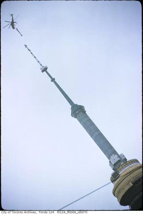 201826-cn-tower-heli-wiley.thumb.webp.c4e449c0da9e56d00c0a5d03735f0d7f.webp