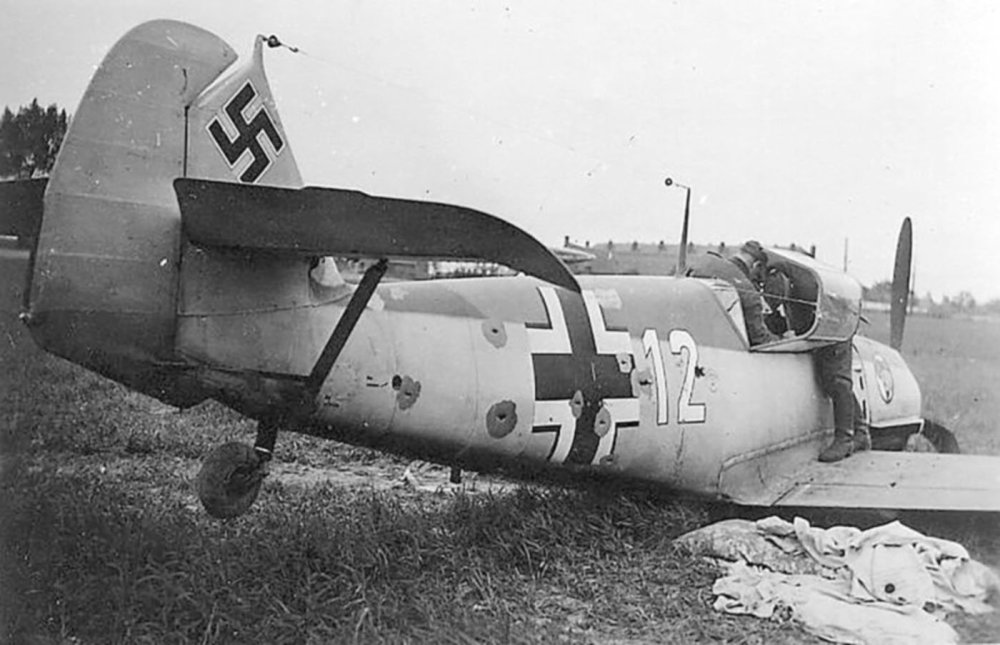 Messerschmitt-Bf-109E3-1.JG27-White-12-France-1940-02.thumb.jpg.1e3db8a37accc33b11dbaab29f85230c.jpg