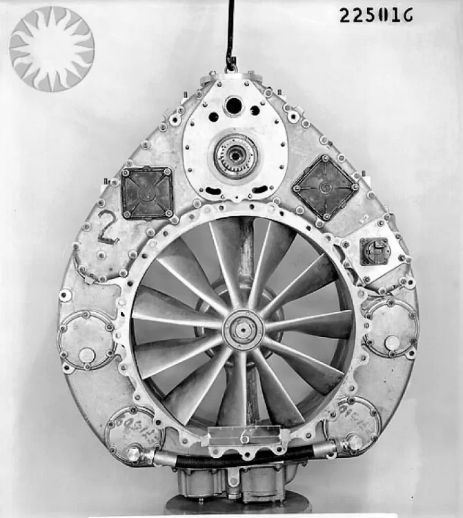 Heinkel-Hirth 011-A-0 jet engine cross section showing the front of the auxillary accessory ho...webp