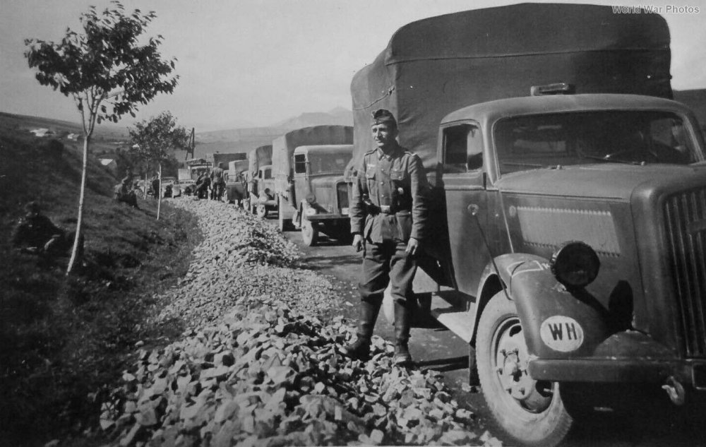 Blitz_Bussing_NAG_France_1942.jpg