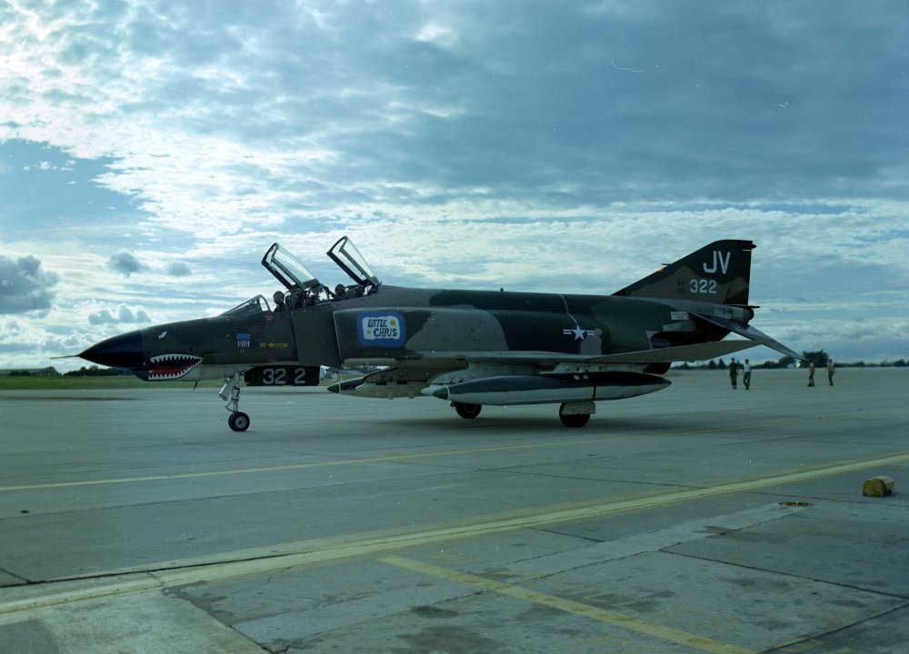 F-4E_Phantom_II_of_the_469th_TFS_at_Korat_Royal_Thai_Air_Force_Base_in_1970_(176246932)HD.thumb.jpg.eb694b597109defafa7b4eb9f4a352f8.jpg