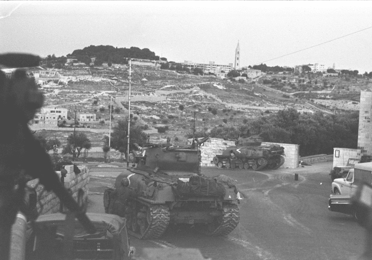 M-51s-in-Jerusalem-during-the-Six-Days-War.png.d6df37fbdf222439ac49372cabe42d5d.png