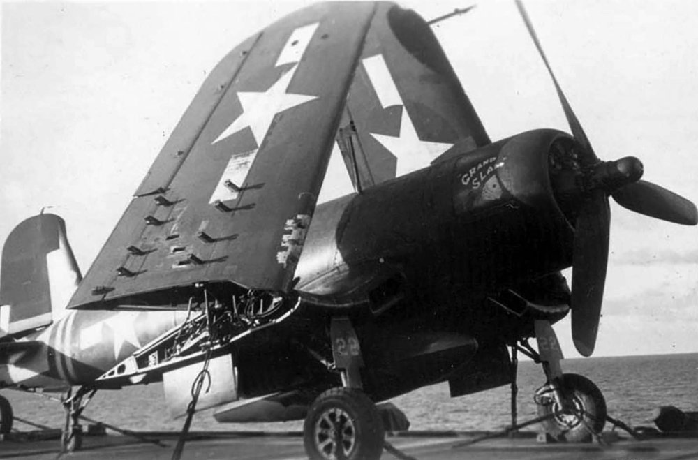 Vought-F4U-1D-Corsair-VMF-512-White-22-Grand-Slam-01.jpeg