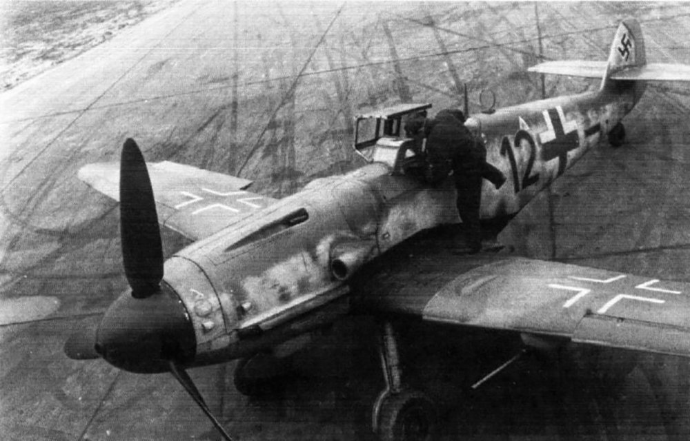 Messerschmitt-Bf-109G6R6-5.JG2-Black-12-Heinz-Hunig-WNr-27083-DP+JC-Poix-France-2nd-Oct-1943-03.jpg